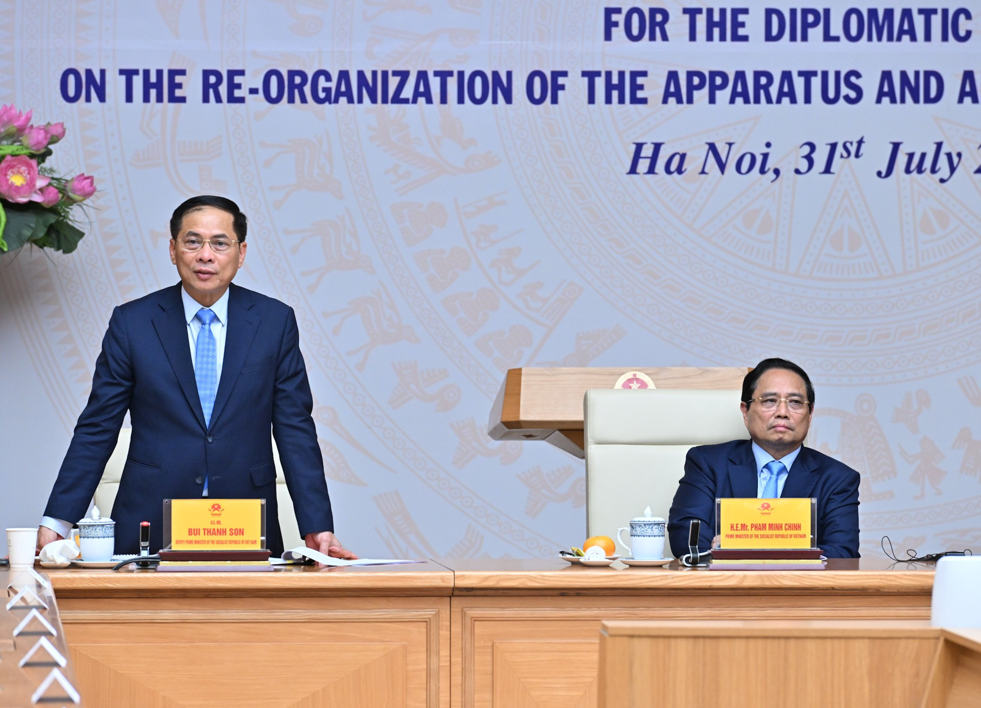 Phó Thủ tướng, Bộ trưởng Ngoại giao Bùi Thanh Sơn phát biểu tại buổi gặp. dsc-0583.jpg