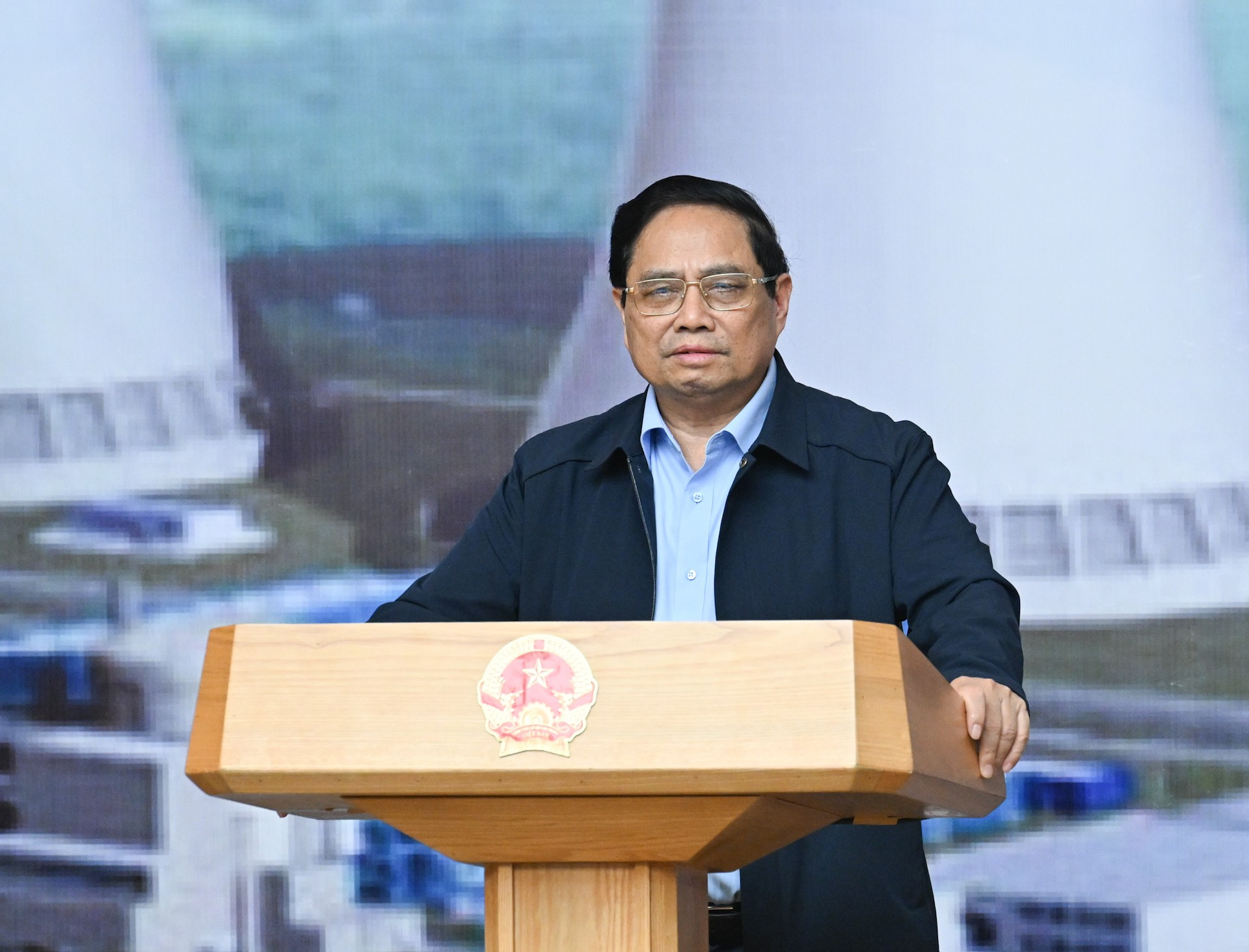 Premiärminister Pham Minh Chinh, ordförande för styrkommittén för byggandet av kärnkraftverk, talar vid styrkommitténs tredje möte. dsc-9353.jpg