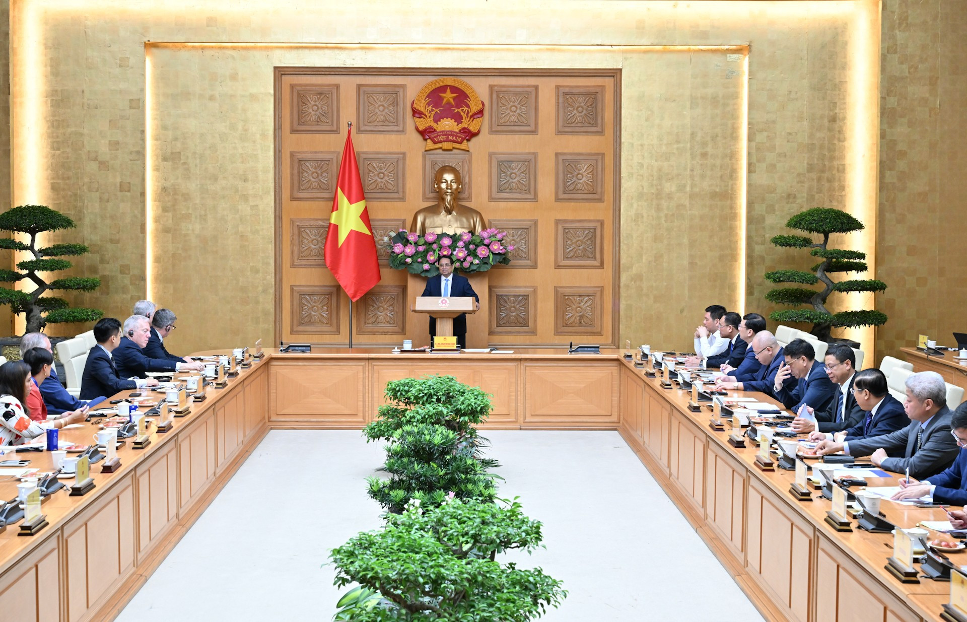 Quang cảnh buổi làm việc. dsc-4046.jpg
