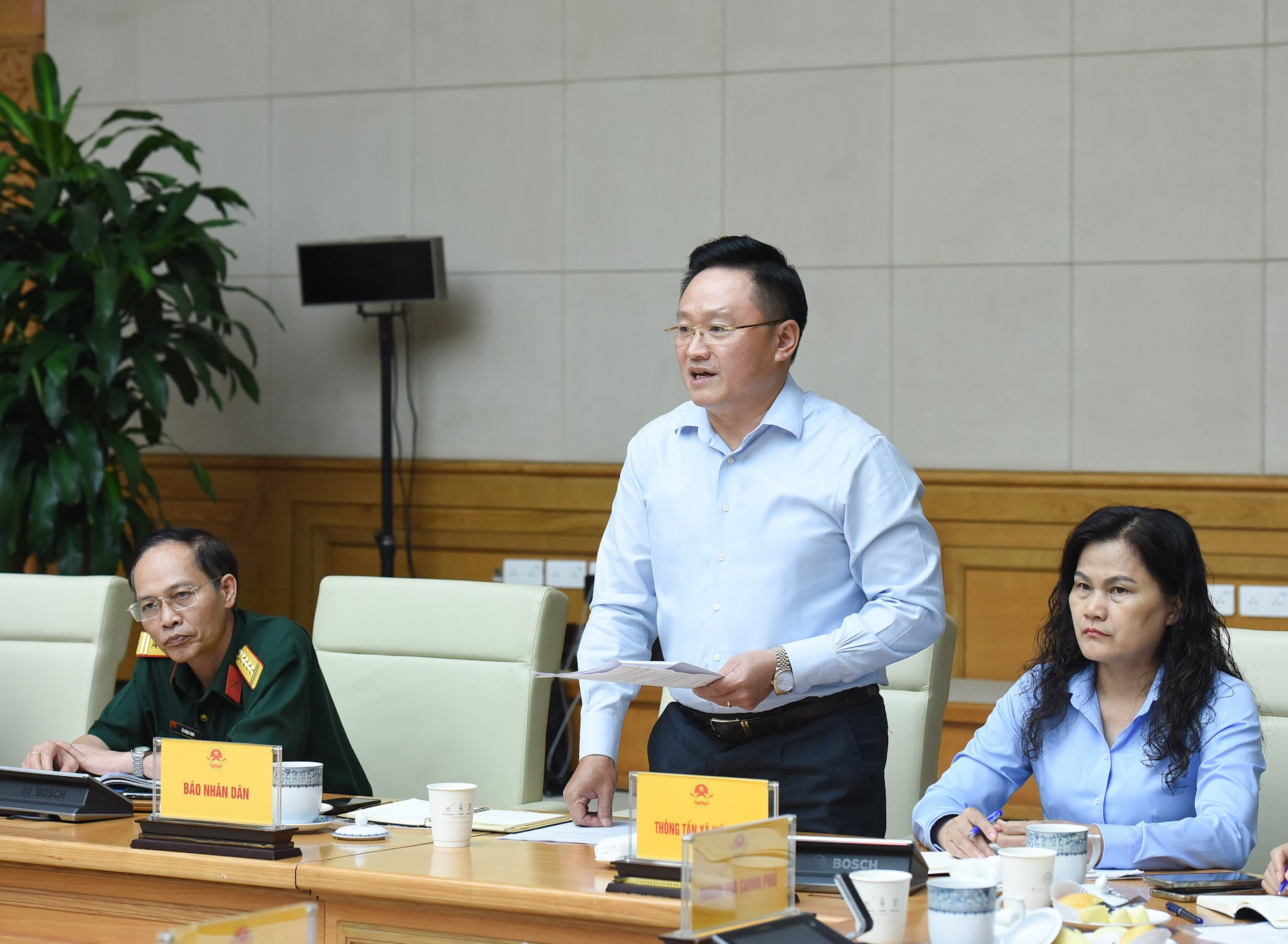 Phó Tổng Biên tập Báo Nhân Dân Phan Văn Hùng phát biểu. dsc-4907.jpg