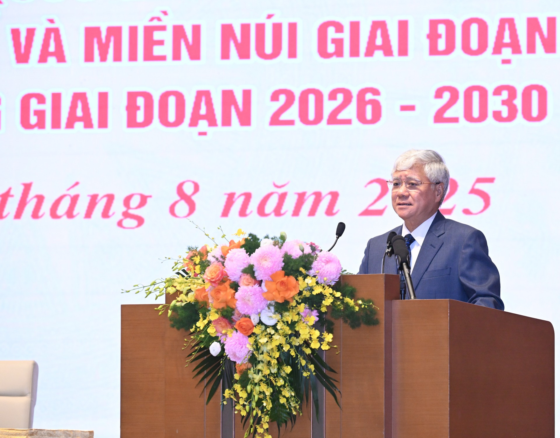 ベトナム祖国戦線中央委員会委員長のド・ヴァン・チエン氏が会議で演説した。 dsc-6834.jpg