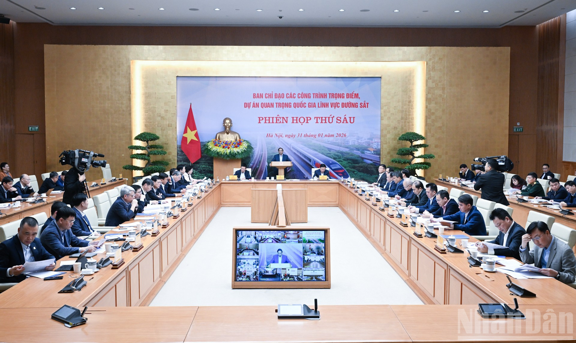 Thủ tướng Phạm Minh Chính chủ trì phiên họp.