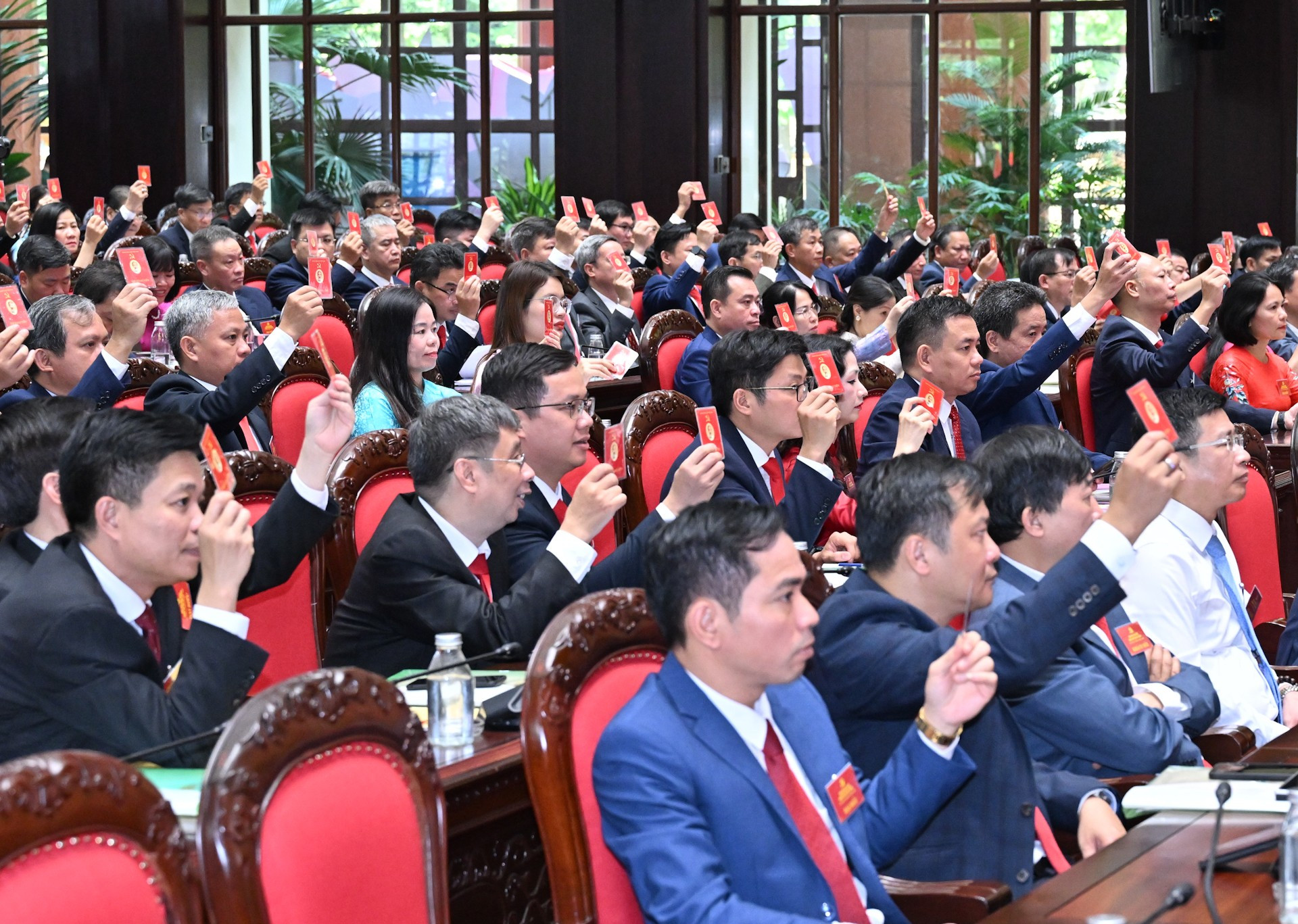 Tham dự đại hội có 242 đại biểu chính thức, đại diện cho 9.750 đảng viên của 53 tổ chức đảng trực thuộc Đảng bộ Bộ Xây dựng. dsc-2965.jpg