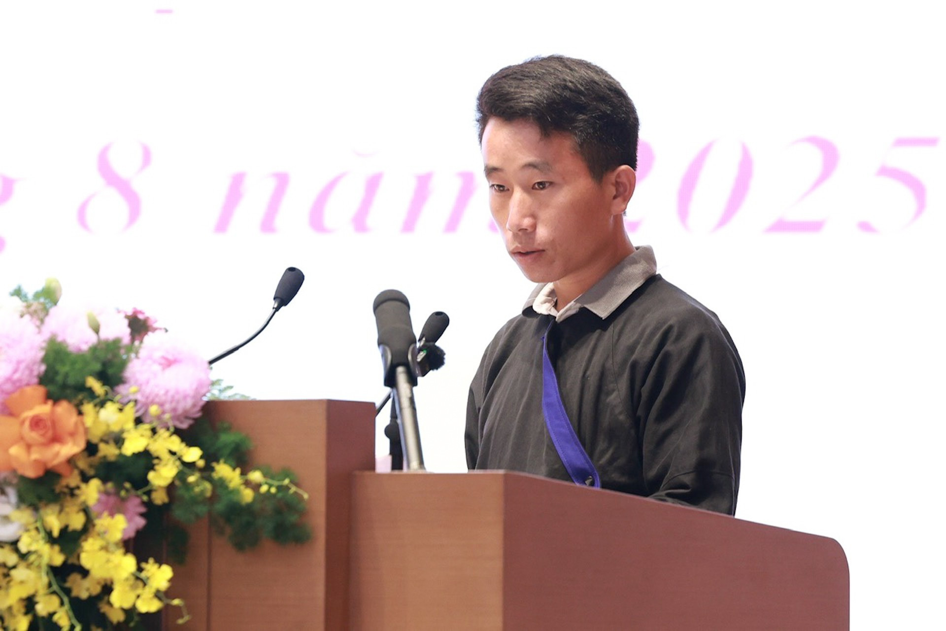 ディエンビエン省サドゥンコミューンハンプシ村の村長ムアアティ氏が語る。 shared30.jpg