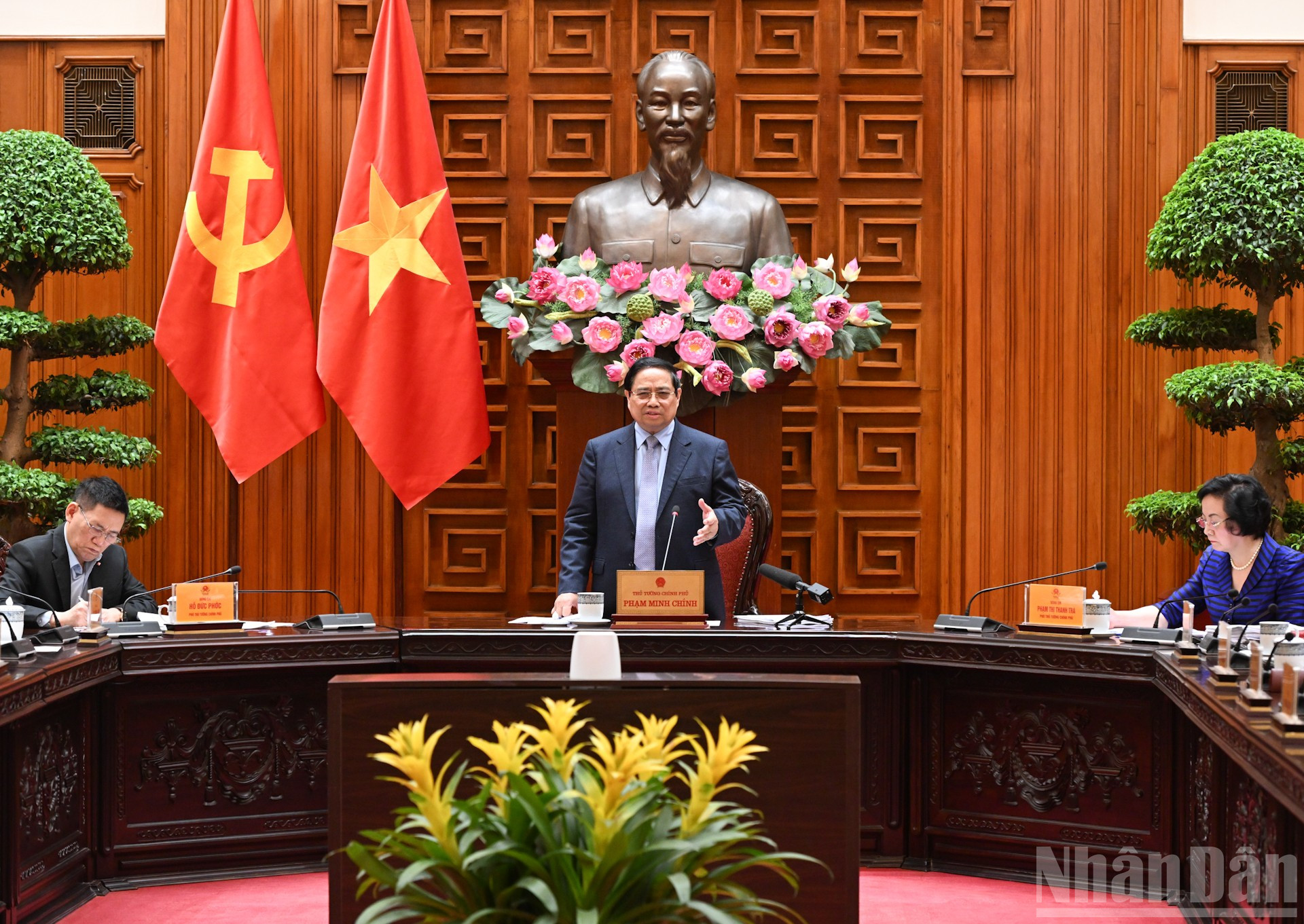 Thủ tướng Phạm Minh Chính phát biểu ý kiến chỉ đạo tại cuộc họp.