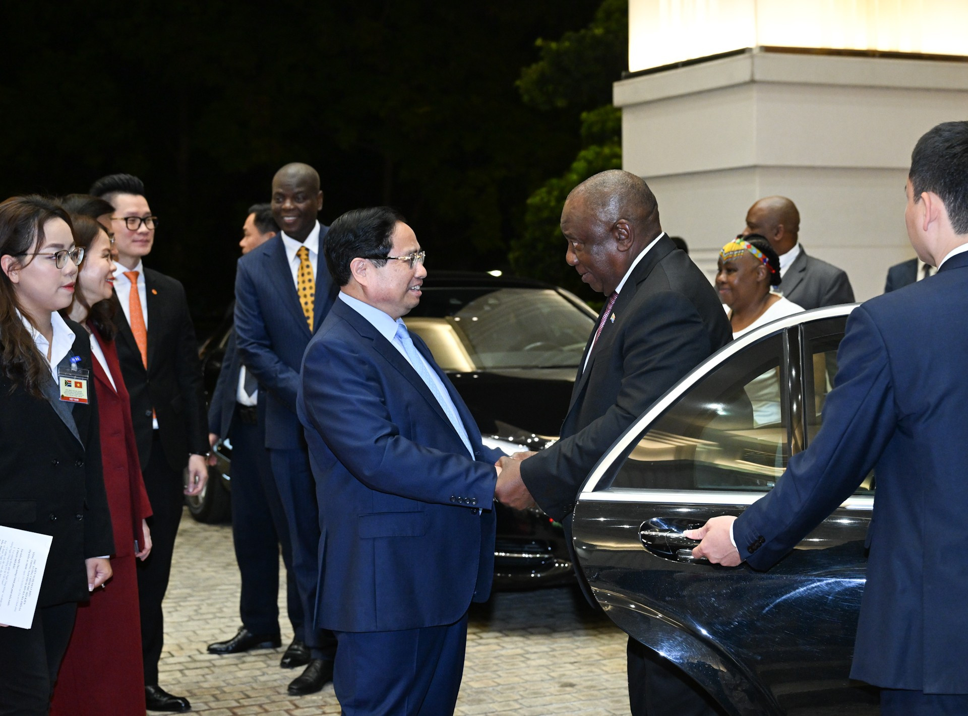 Prime Minister Pham Minh Chinh welcomed President of the Republic of South Africa Matamela Cyril Ramaphosa. dsc-9811.jpg
