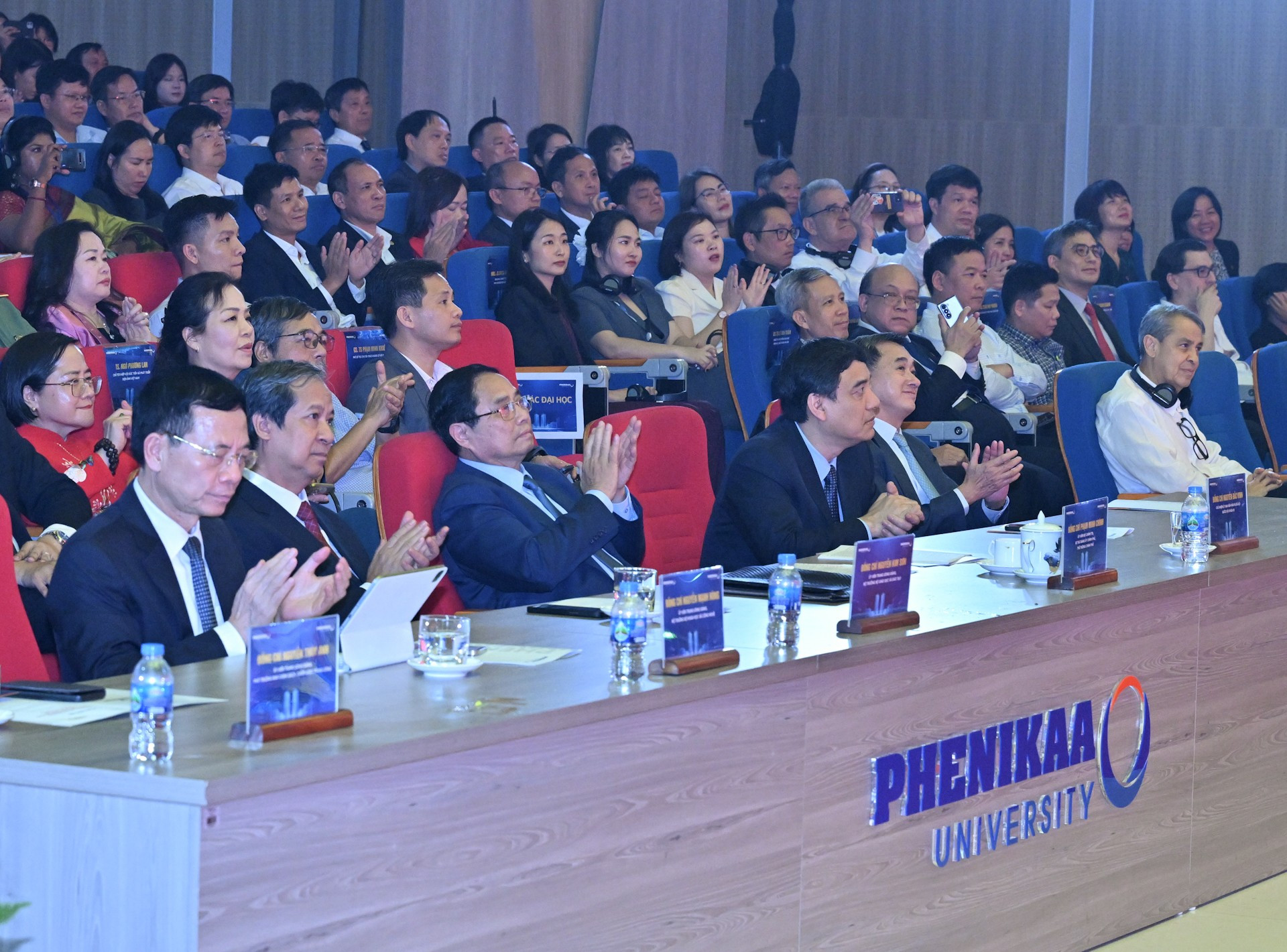 Thủ tướng Phạm Minh Chính và các đại biểu tham dự buổi lễ. dsc-6652.jpg