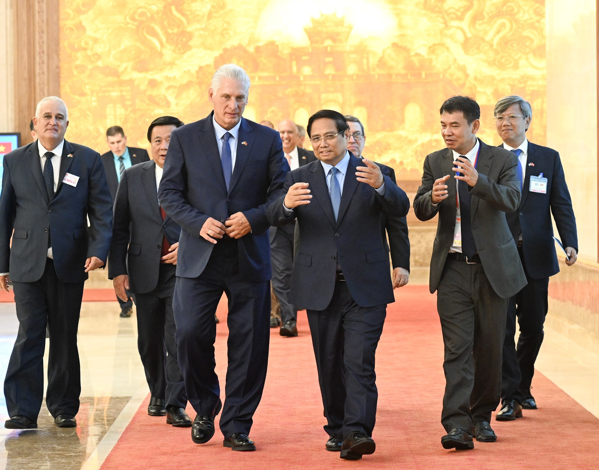 Thủ tướng Phạm Minh Chính và Bí thư Thứ nhất, Chủ tịch nước Cuba Miguel Diaz-Canel Bermudez. 