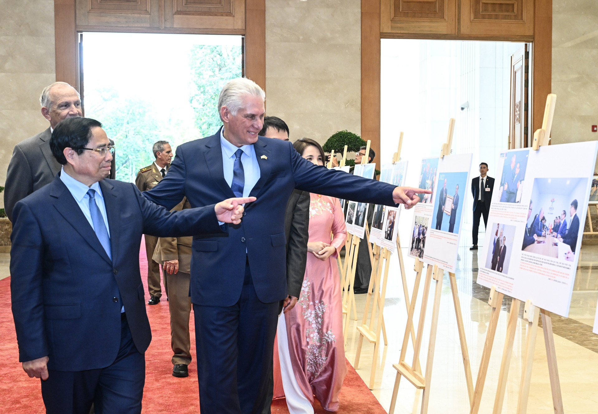 Прем'єр-міністр Фам Мінь Чінь та перший секретар і президент Куби Мігель Діас-Канель Бермудес відвідали фото, що свідчать про співпрацю між двома країнами. dsc-8353.jpg