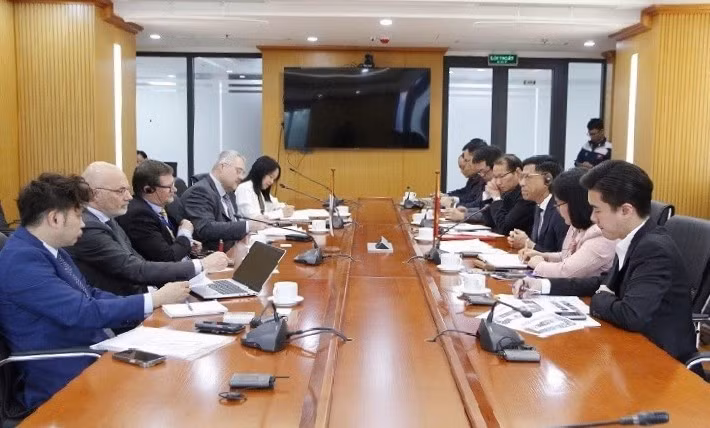 Toàn cảnh buổi tiếp giữa lãnh đạo Bộ Xây dựng và Đại sứ Phần Lan tại Việt Nam. (Ảnh: Hương Giang)