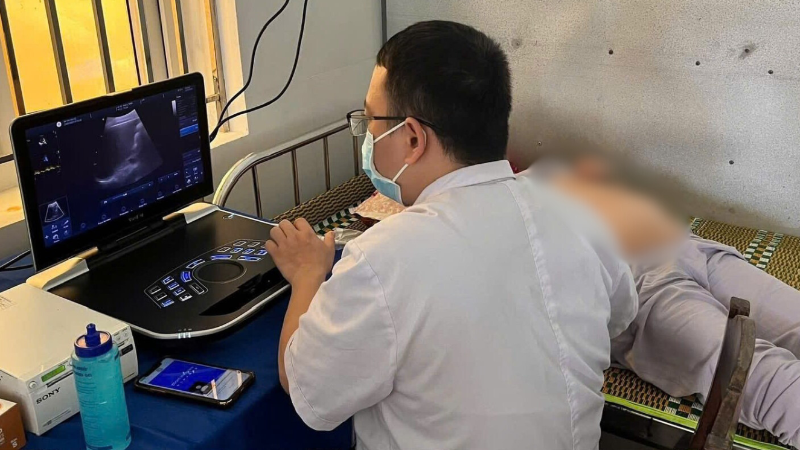 Khám và phát thuốc miễn phí cho hơn 500 người có công tại Huế