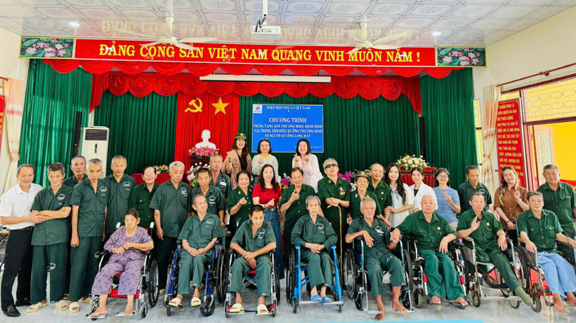Hiệp hội Nhựa Việt Nam (VPA) thăm hỏi, tặng quà cho các thương binh, bệnh binh tại Trung tâm Điều dưỡng Thương binh và Người có công (NCC) Long Đất tại xã Long Hải, Thành phố Hồ Chí Minh. 