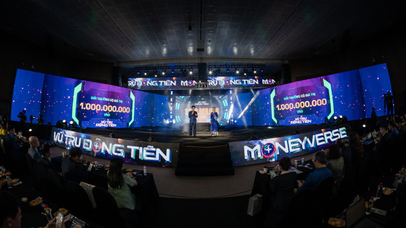 Chương trình Vũ trụ Đồng tiền - The Moneyverse 2025 gắn liền với xu hướng chuyển đổi số và định hướng Bình dân học vụ số của Chính phủ.