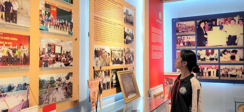 Em Linh Nhi, học sinh lớp 8A2 cảm nhận được sự khó khăn mà các bạn đồng trang lứa phải trải qua, từ đó trân trọng những hy sinh của các thế hệ đi trước.