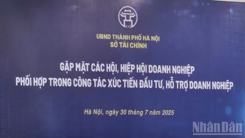 Hà Nội "đứng cạnh, đi cùng" cộng đồng doanh nghiệp