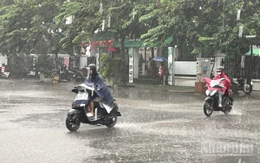 Dự báo Hà Nội chiều tối và đêm có mưa rào và dông vài nơi. (Ảnh minh họa: Đ.T)