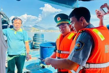 Mục tiêu của đợt ra quân này là gỡ bỏ cảnh báo “thẻ vàng” của Ủy ban châu Âu (EC) trong đợt thanh tra lần thứ 5. (Ảnh: ĐÌNH TĂNG)