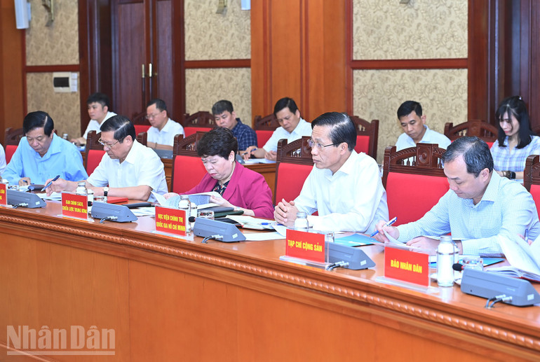 Các đại biểu tham dự hội nghị. ndo_bl_a6-bnd-1087.jpg