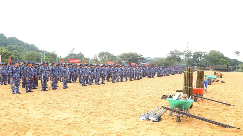 Các đơn vị tham gia phát động “Chiến dịch Quang Trung”. (Ảnh: CTV HQ) 