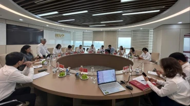 Các thành viên Tổ thẩm định đánh giá cao chất lượng tác phẩm được tuyển chọn tham gia cuộc thi năm nay.
