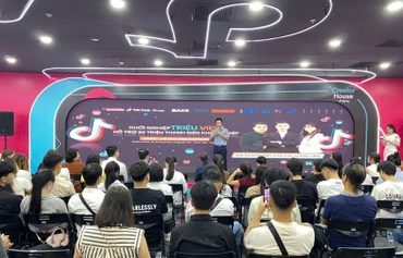 Dự án cộng đồng “Bình dân học vụ số - Cùng nhau học AI” đã thu hút gần 8.000 học viên trên khắp cả nước tham gia.