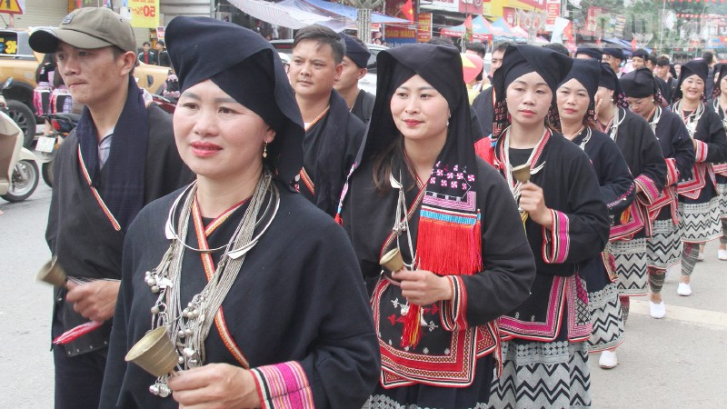Dịp này, tại cao nguyên Mộc Châu diễn ra nhiều hoạt động văn hóa, văn nghệ chào mừng Quốc khánh 2/9, trong đó có hoạt động cộng đồng đường phố của đồng bào các dân tộc dọc các tuyến đường chính.