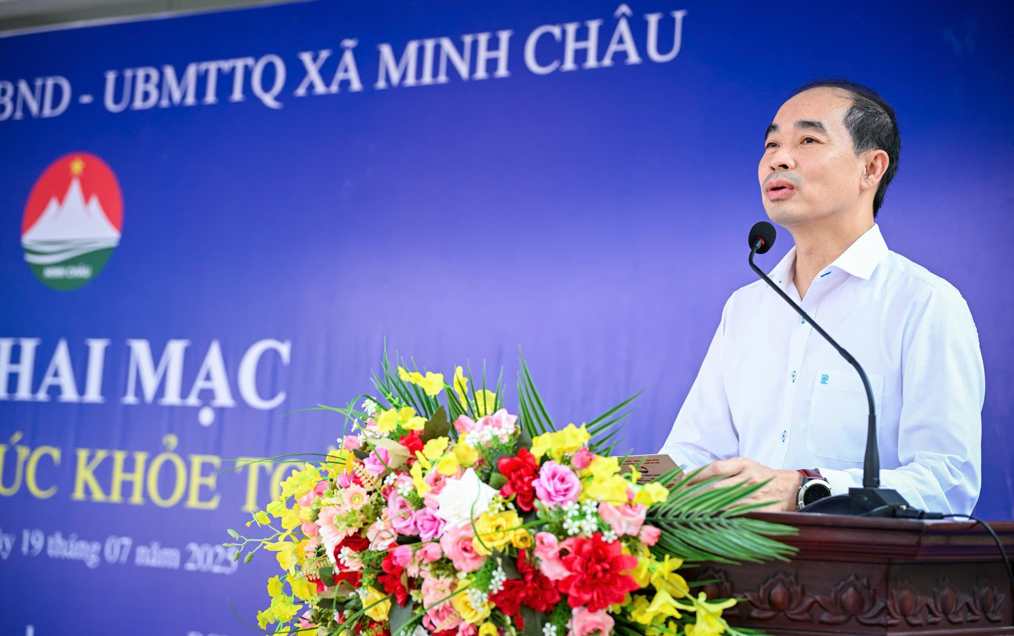 Đồng chí Nguyễn Đình Hưng, Phó Giám đốc Phụ trách Sở Y tế thành phố Hà Nội phát biểu tại chương trình. z6819878406284-6f4a5340bfc4a4e163a2dba89316e500.jpg