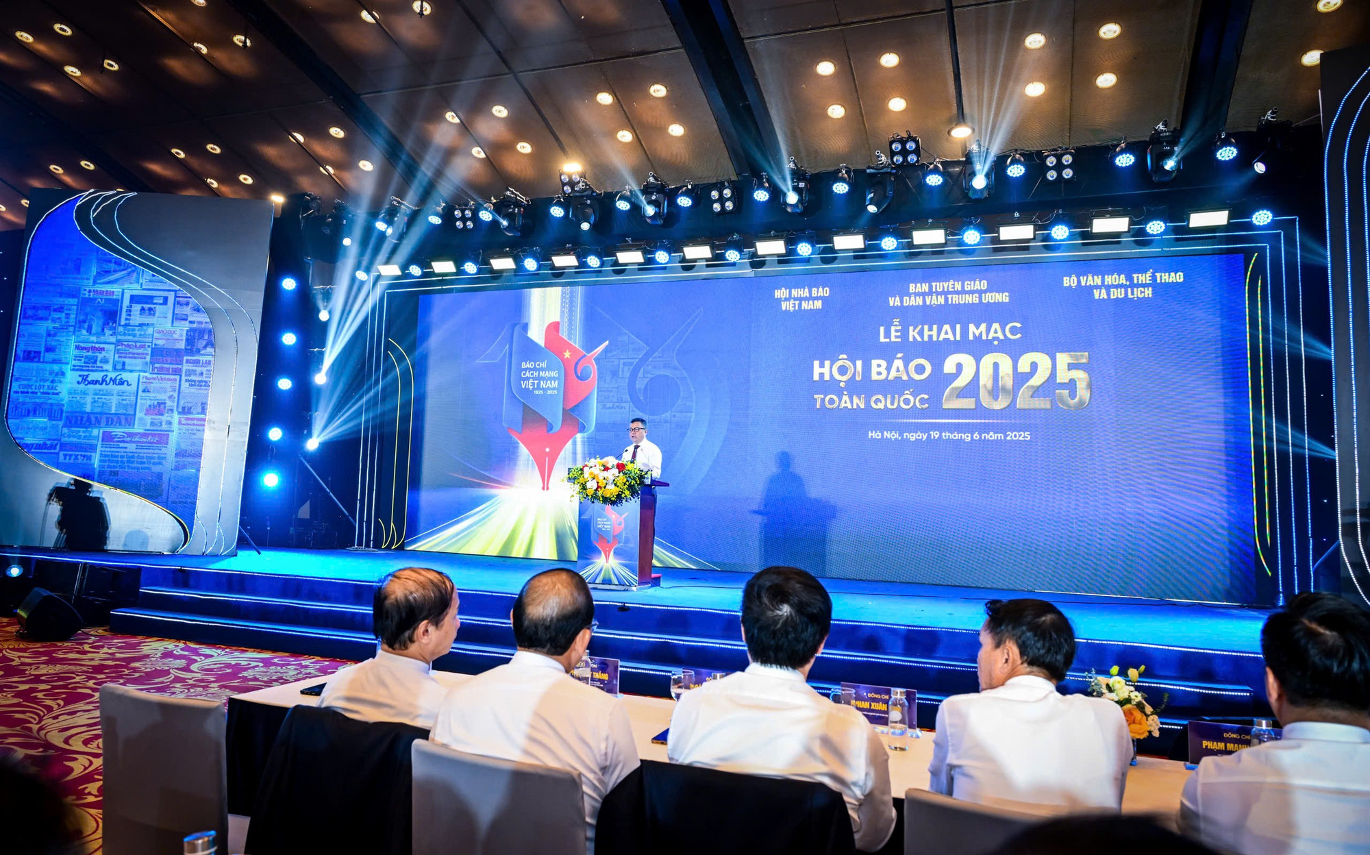 Quang cảnh lễ khai mạc Hội Báo toàn quốc năm 2025. z6720055318375-a686db7f96ad00e8ac193cf4ceac6f20.jpg