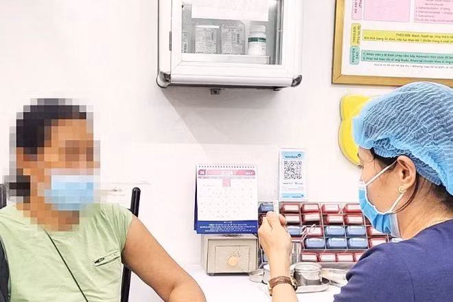 Cần đi tiêm chủng ngay sau khi bị chó, mèo cắn, cào để phòng bệnh dại (Ảnh QUANG NHẬT)