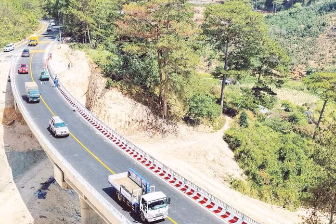 Lâm Đồng chú trọng nâng cấp, phát triển hạ tầng giao thông phục vụ phát triển kinh tế-xã hội.
