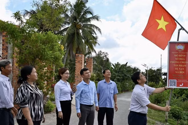 Mặt trận Tổ quốc Việt Nam xã Bến Lức thực hiện mô hình số hóa phòng, chống tệ nạn xã hội từng bước đẩy tội phạm khỏi đời sống xã hội.