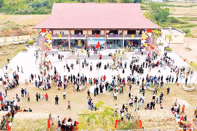 Lễ hội dân tộc Sán Dìu ở xã Bình Dân, đặc khu Vân Đồn, Quảng Ninh.