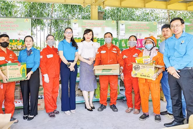 Chương trình phúc lợi với nhiều mặt hàng thiết yếu dịp Tết, dành cho đoàn viên, người lao động tại Công ty cổ phần cơ khí xây dựng thương mại Đại Dũng.