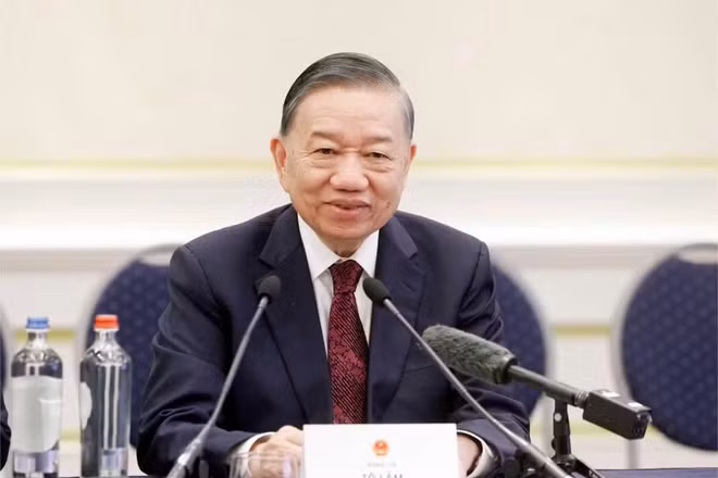 Tổng Bí thư, Chủ tịch nước Tô Lâm phát biểu tại buổi gặp gỡ chuyên gia, trí thức người Việt Nam tại Bỉ và Luxembourg. (Ảnh: Thống Nhất/TTXVN)