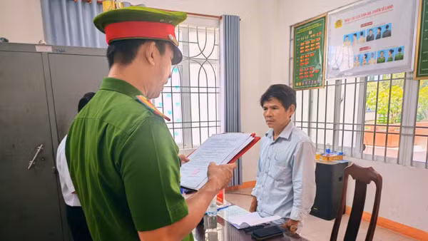 Văn phòng Cơ quan Cảnh sát điều tra Công an thành phố Đà Nẵng khởi tố vụ án, khởi tố bị can đối với Nguyễn Bảo Đông. (Ảnh: Công an cung cấp)