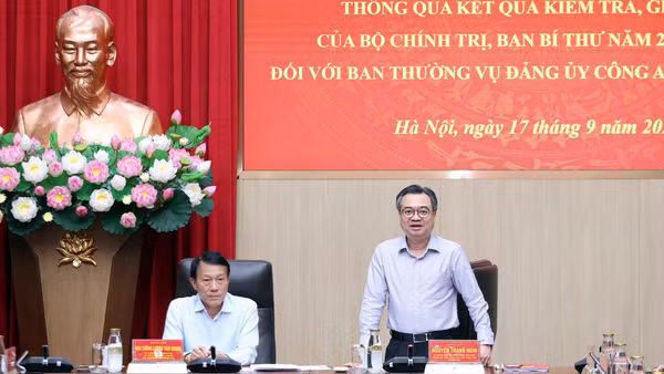 Đồng chí Nguyễn Thanh Nghị, Ủy viên Bộ Chính trị, Bí thư Trung ương Đảng, Trưởng ban Chính sách, chiến lược Trung ương, Trưởng đoàn kiểm tra phát biểu tại hội nghị. (Ảnh: Bộ Công an)