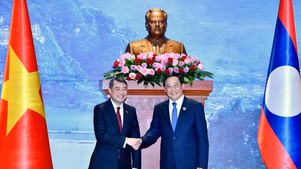Chiều 8/10/2026, tại Nhà Quốc hội Lào, Thủ tướng Lê Minh Hưng đã hội kiến Chủ tịch Quốc hội Lào Sonexay Siphandone trong chuyến thăm chính thức Lào. (Ảnh: THANH GIANG)