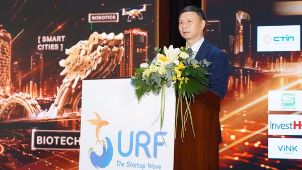 Thứ trưởng Khoa học và Công nghệ Hoàng Minh phát biểu tại SURF 2026. (Ảnh: Bộ Khoa học và Công nghệ)
