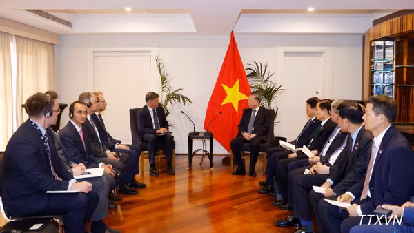Tổng Bí thư, Chủ tịch nước Tô Lâm tiếp ông Angus Taylor, Lãnh đạo Liên đảng đối lập, Chủ tịch Đảng Tự do Australia. (Ảnh: TTXVN)
