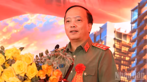 Thứ trưởng Công an Đặng Hồng Đức, Ủy viên Trung ương Đảng, Thứ trưởng Công an phát biểu tại lễ khởi công dự án. (Ảnh: QUANG QUÝ)