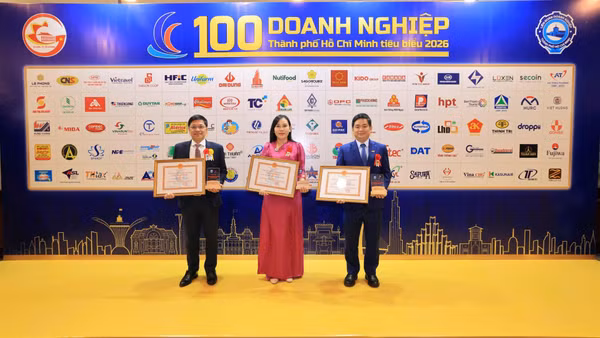 Các doanh nghiệp thuộc hệ thống SATRA tại lễ trao giải “Doanh nghiệp, Doanh nhân Thành phố Hồ Chí Minh tiêu biểu”. (Ảnh: SATRA)