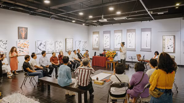 Triển lãm gồm tranh, thơ và âm nhạc. (Ảnh: Ban tổ chức cung cấp)
