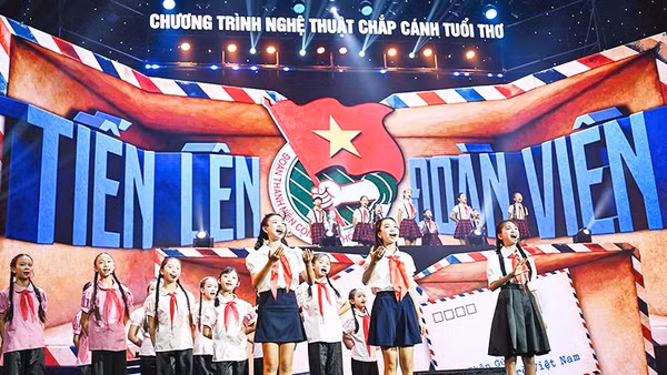 Rực rỡ những sắc màu tuổi thơ trong chương trình. Ảnh: THÀNH ĐẠT 