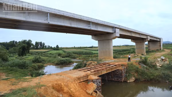 Dự án Cầu Mô Vĩnh có tổng mức đầu tư 80 tỷ đồng, tiến độ dự án đến tháng 11/2027.