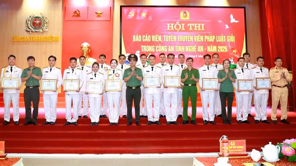 Hội thi với sự tham gia của 23 tập thể, cá nhân đến từ Công an các đơn vị, địa phương. (Ảnh: Công an Nghệ An)