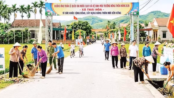 Người dân xã Thái Hòa xây dựng cảnh quan, đường làng xanh, sạch, đẹp.