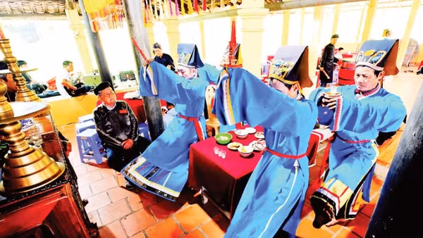 Nghi thức trong Lễ Kỳ Yên tại đình Phú Tự (phường Phú Khương, tỉnh Vĩnh Long).