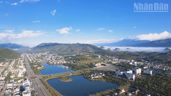Lai Châu đang bước vào một chặng đường phát triển mới với khí thế và quyết tâm mới. (Trong ảnh: Trung tâm tỉnh lỵ Lai Châu)