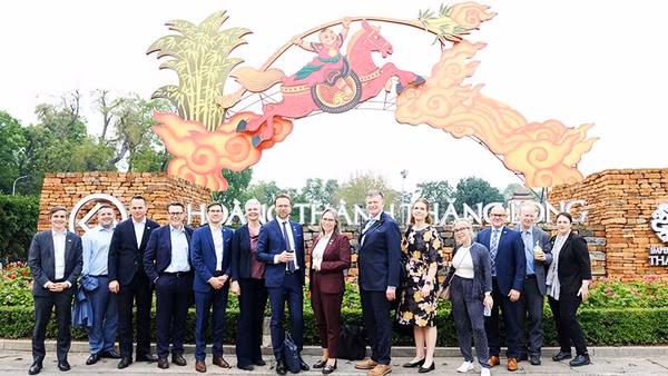 Đoàn công tác Ủy ban Nghị viện EFTA làm việc tại Hà Nội.
