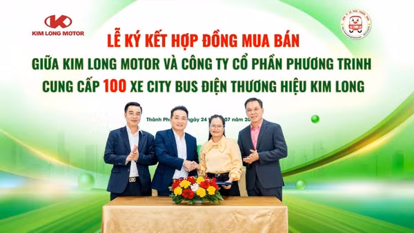 Đại diện hai doanh nghiệp tham gia ký kết hợp đồng. (Ảnh: BTC)